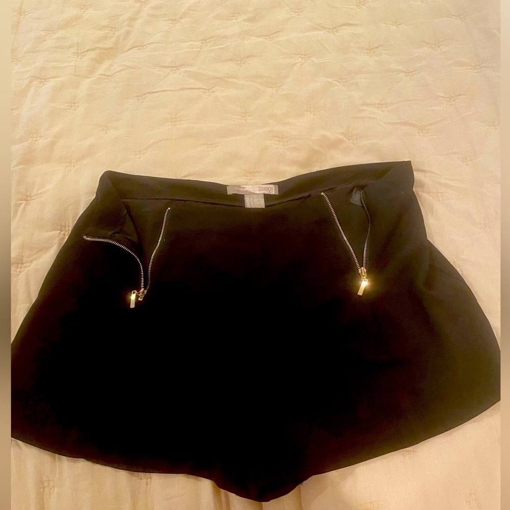 Black classy shorts with zippers in front